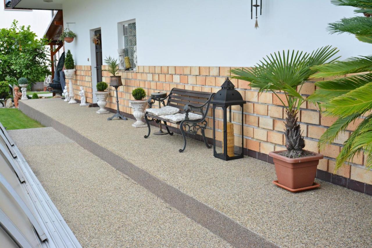 Apartmany Κάρλοβι Βάρι Εξωτερικό φωτογραφία