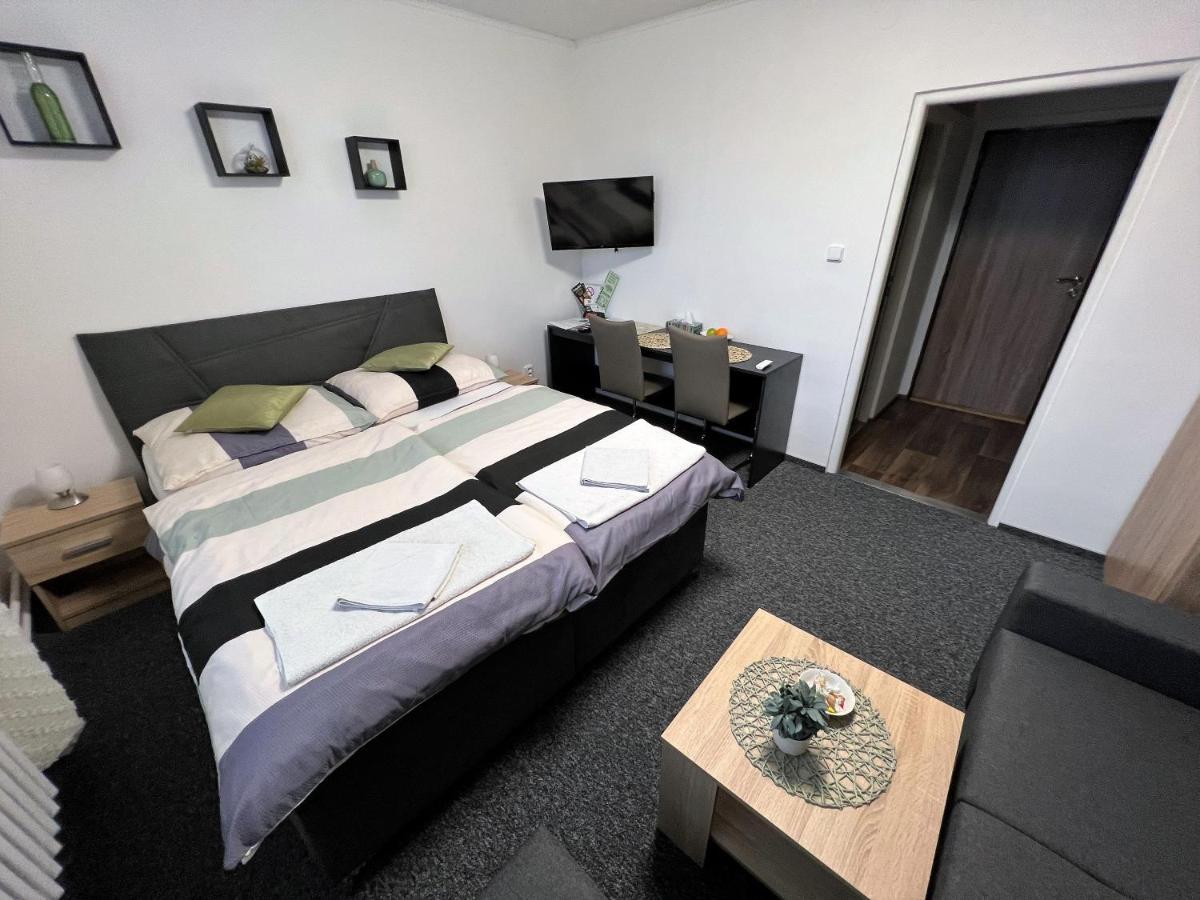 Apartmany Κάρλοβι Βάρι Εξωτερικό φωτογραφία