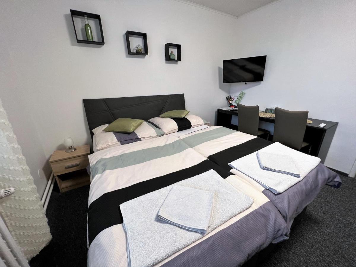 Apartmany Κάρλοβι Βάρι Εξωτερικό φωτογραφία